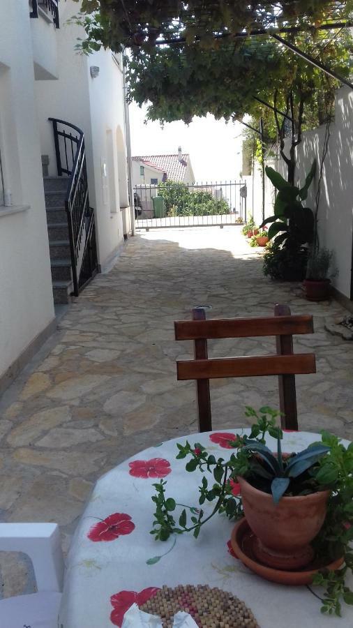 Apartmani Svalina - Seaview And 130M From Beach Трогир Экстерьер фото